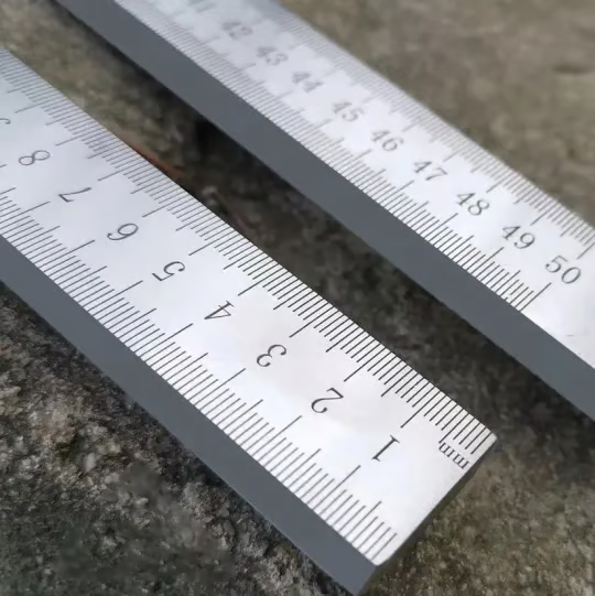 🎁Hoogwaardige stalen meetlint. geschikt voor zowel metingen als zelfverdediging (meeteenheden: inches en centimeters)