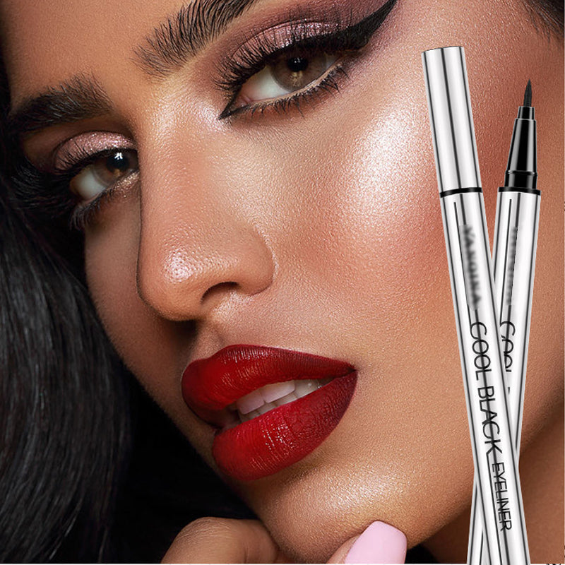✨ Waterdichte. veegvaste eyeliner – 24 uur lang intens zwart en uiterste precisie! ✨